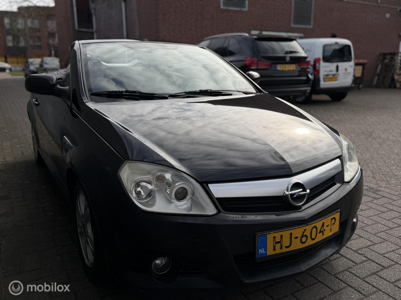 Foto van Opel Tigra