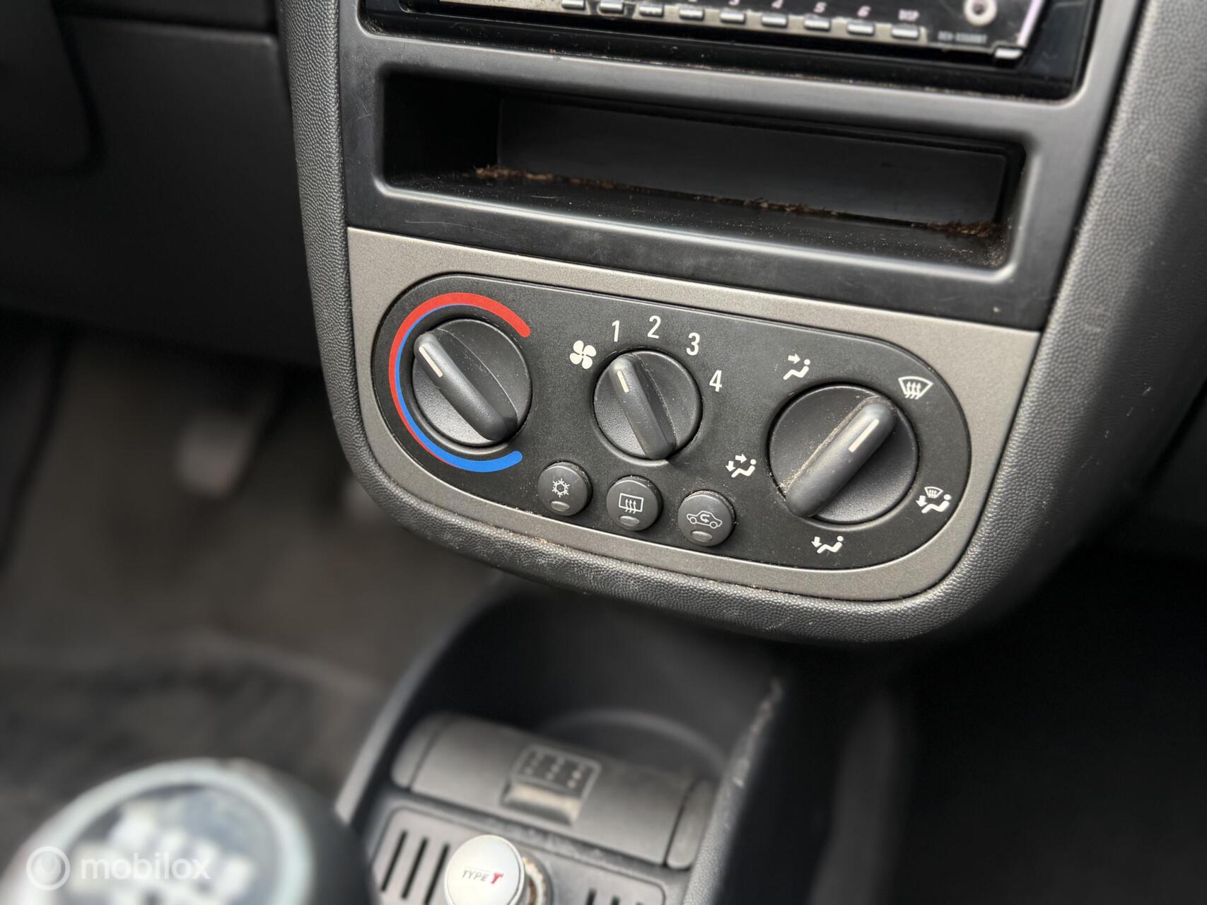 Foto van Opel Tigra
