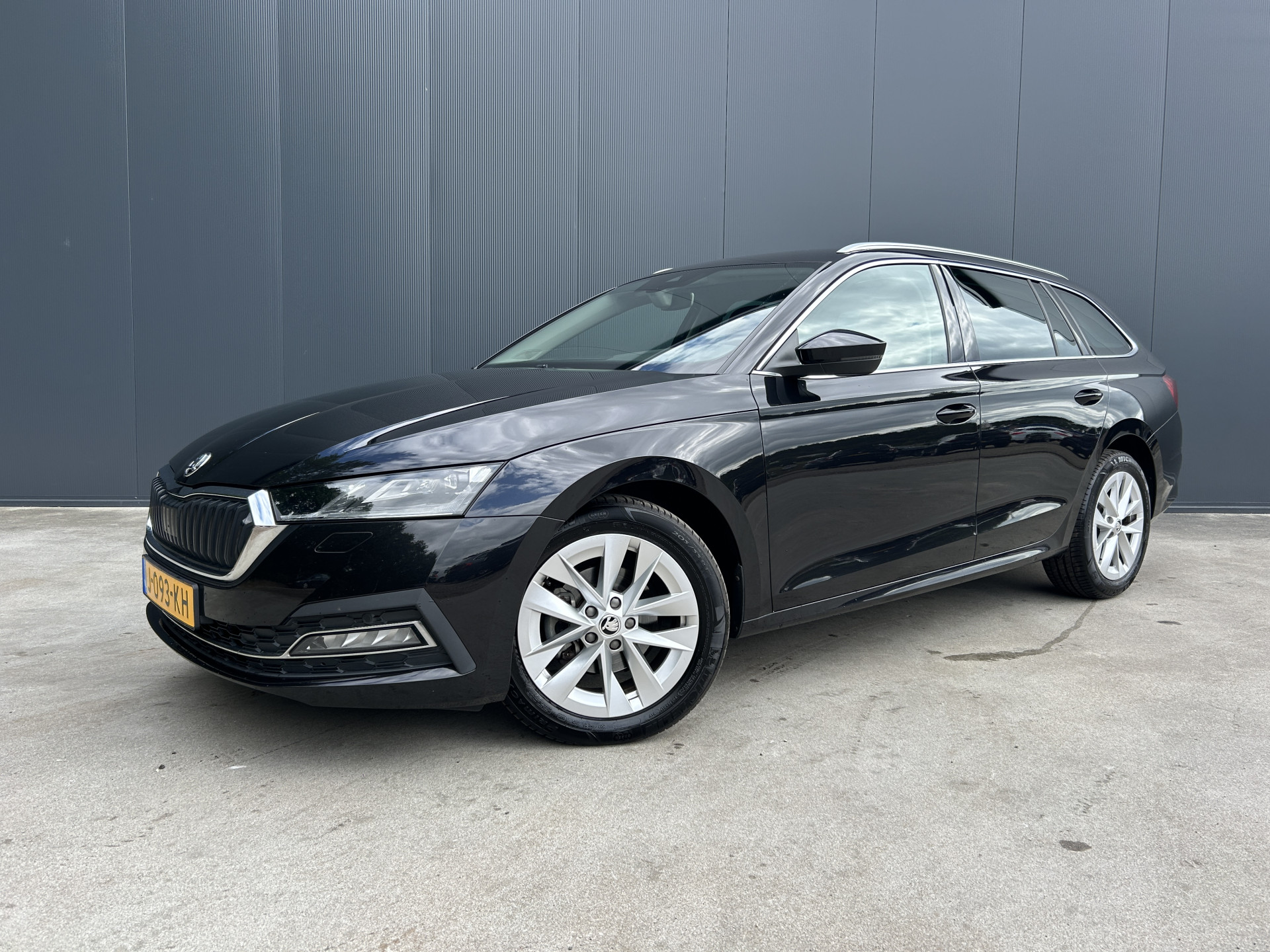 Skoda Octavia Combi 1.5 TSI First Edition 2020 - voorkant