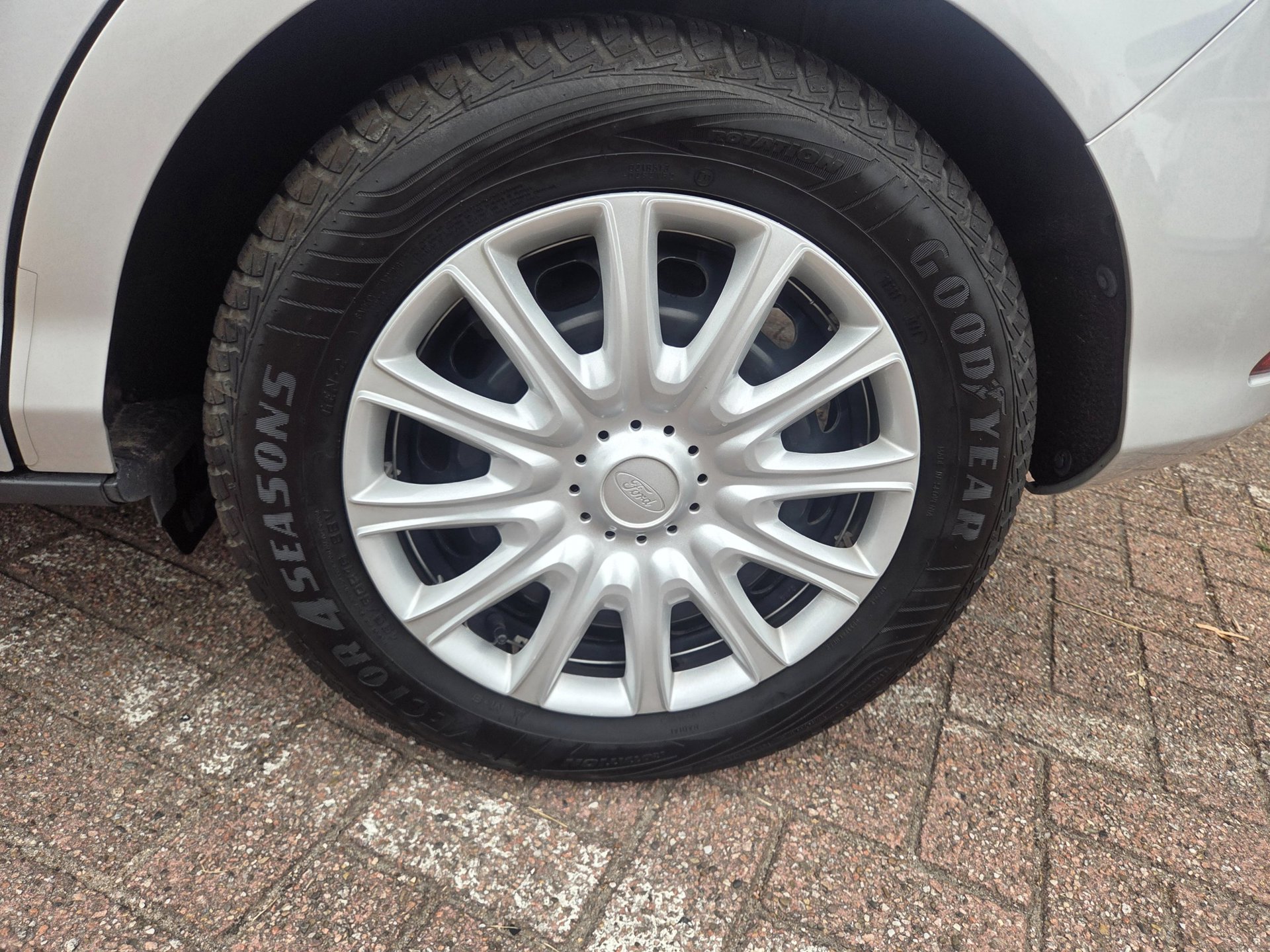 Foto van Ford B-max