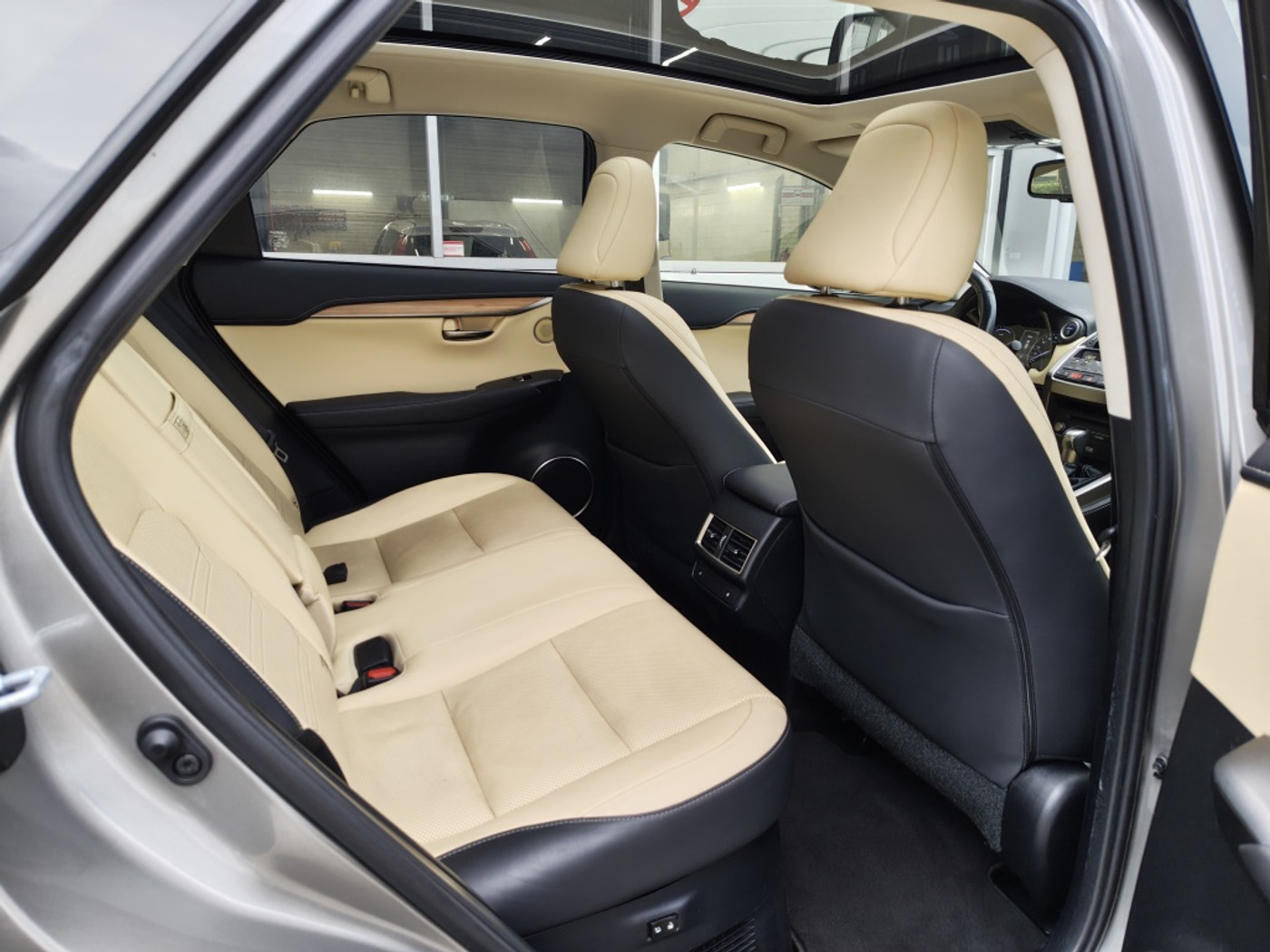 Foto van Lexus Lexus Nx300h