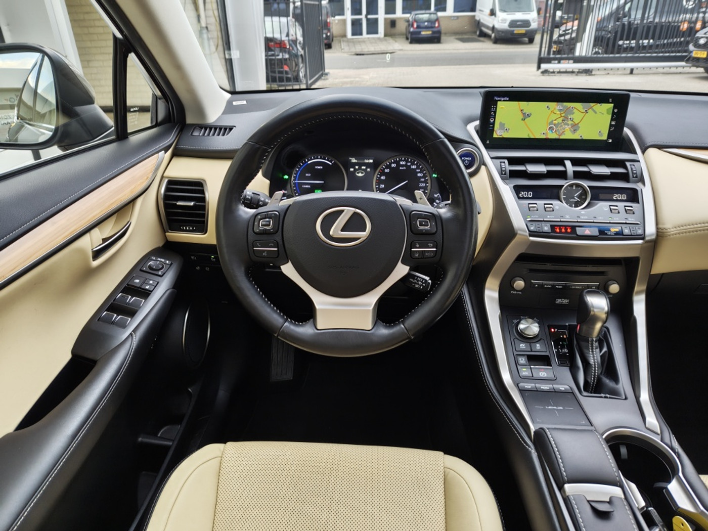 Foto van Lexus Lexus Nx300h