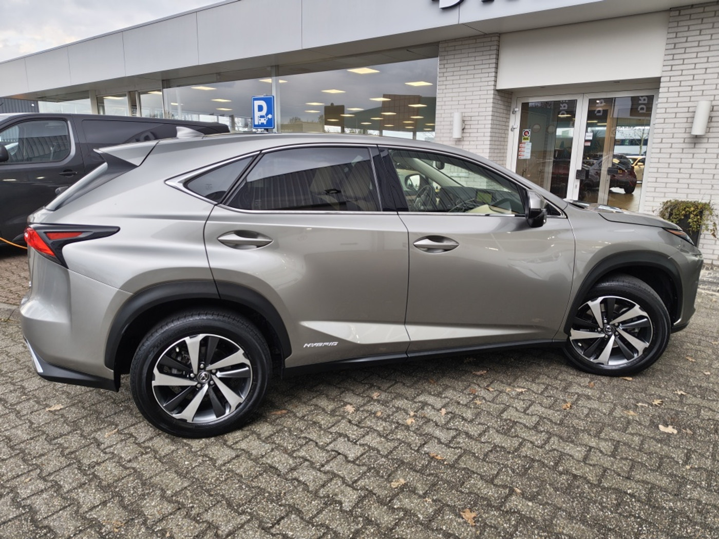 Foto van Lexus Lexus Nx300h