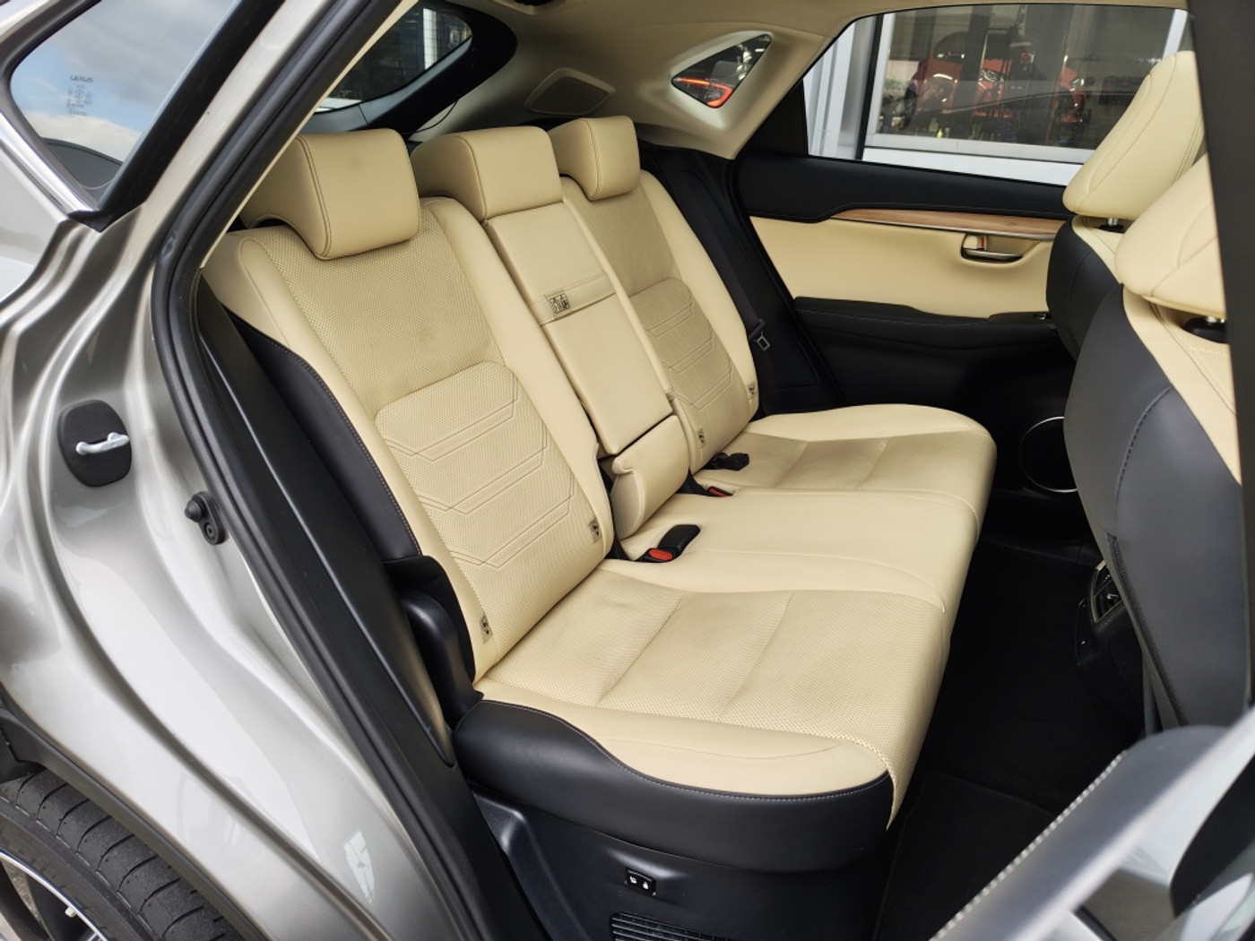 Foto van Lexus Lexus Nx300h