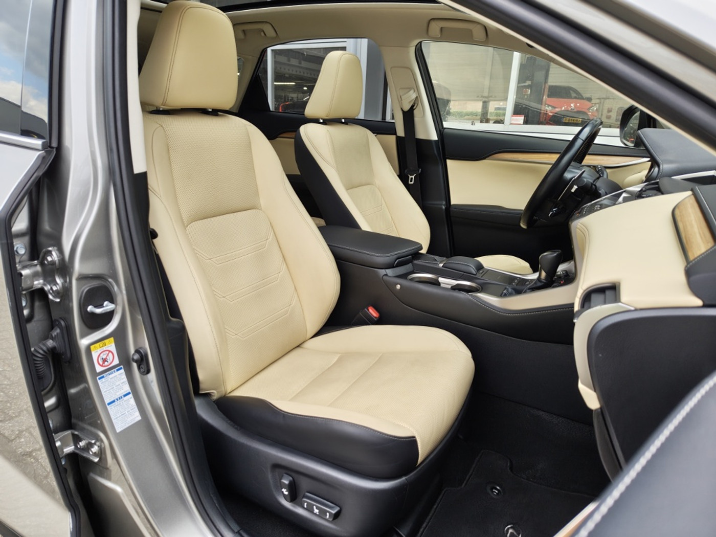 Foto van Lexus Lexus Nx300h