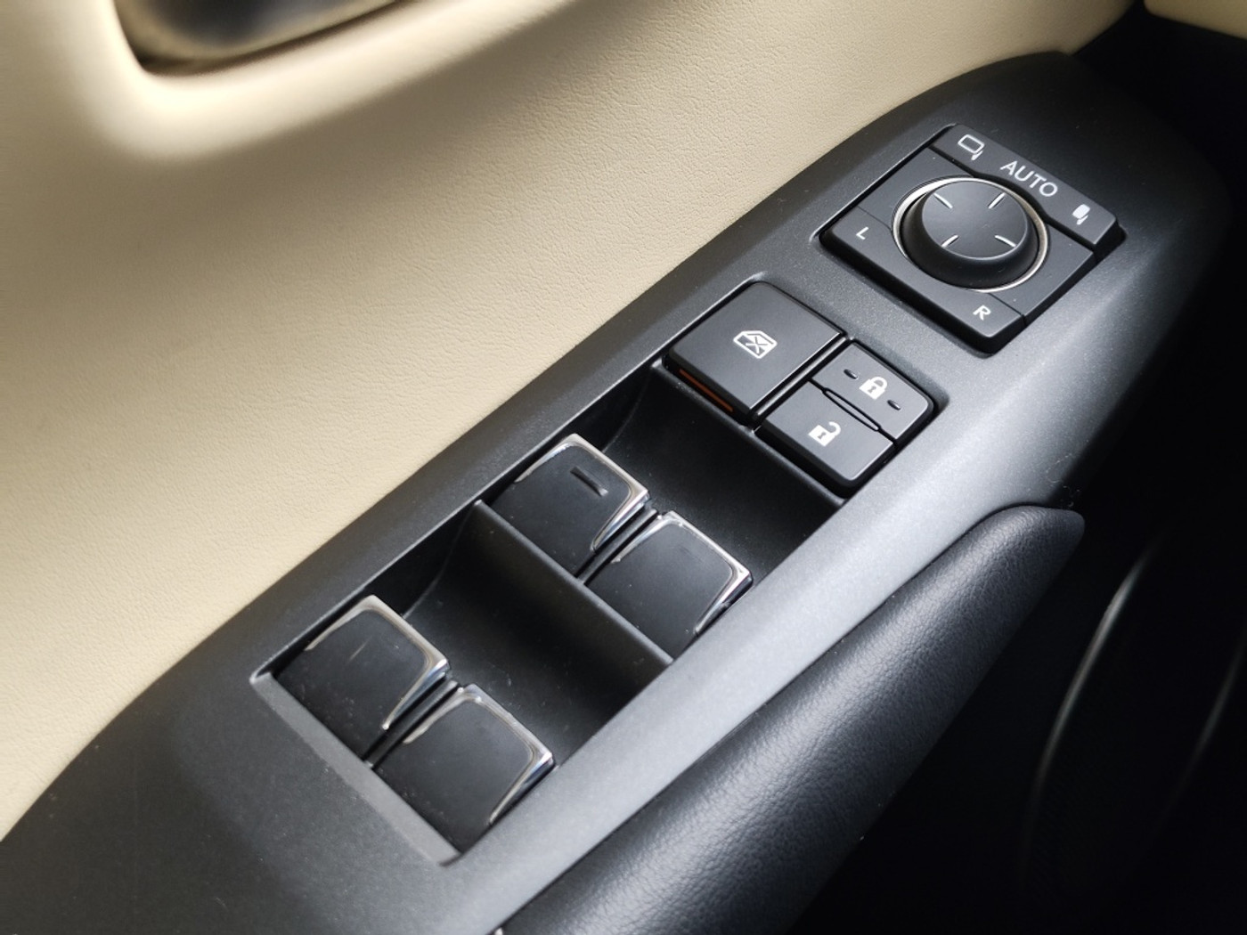 Foto van Lexus Lexus Nx300h