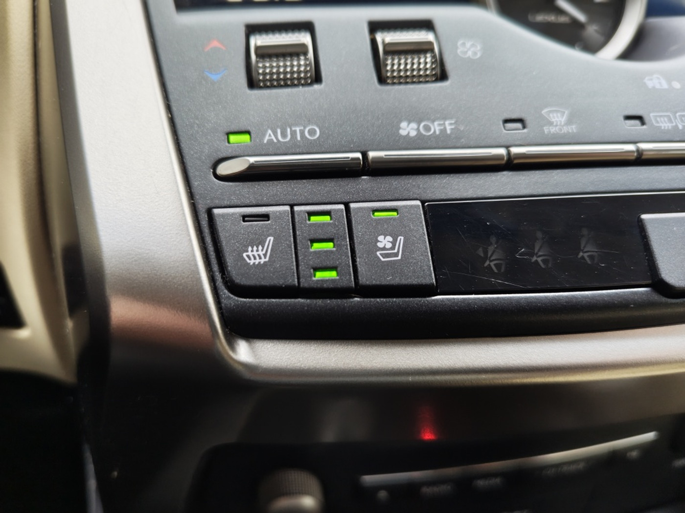 Foto van Lexus Lexus Nx300h