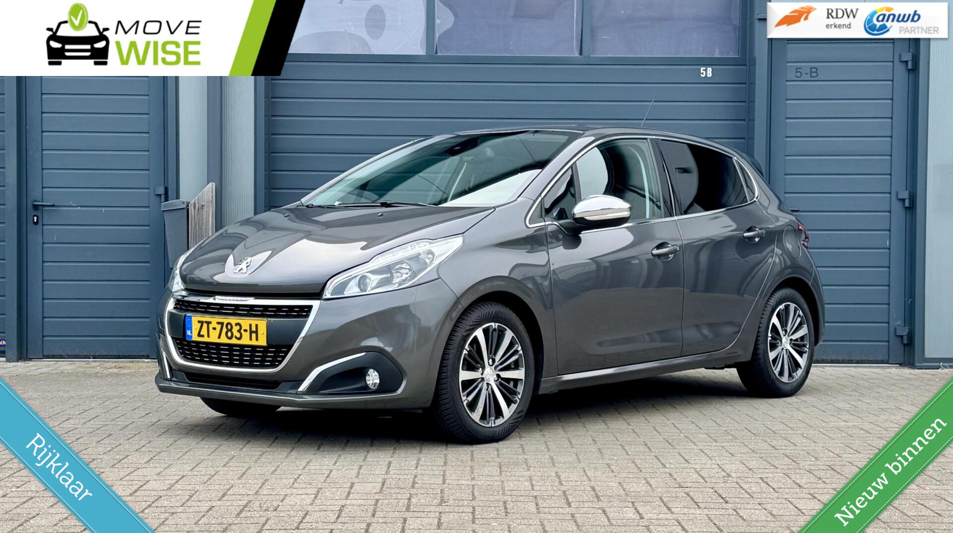 Peugeot 208 1.2- 110pk Blue Lease Allure | AUTOMAAT | LAGE KM NAP ! | Trekhaak | Camera | Rijklaar & Nieuwe Riem | 2019 - voorkant