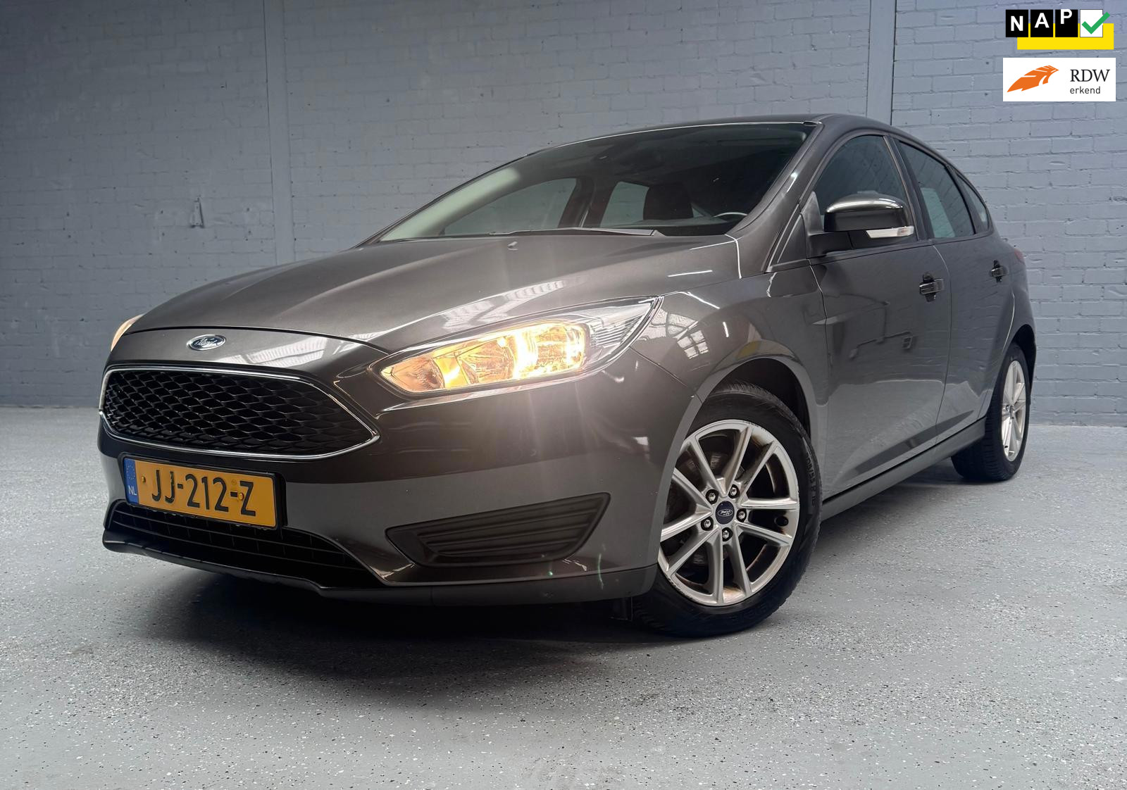Ford Focus 1.0 | NAP | PDC | CRUISE | NAVI 2016 - voorkant
