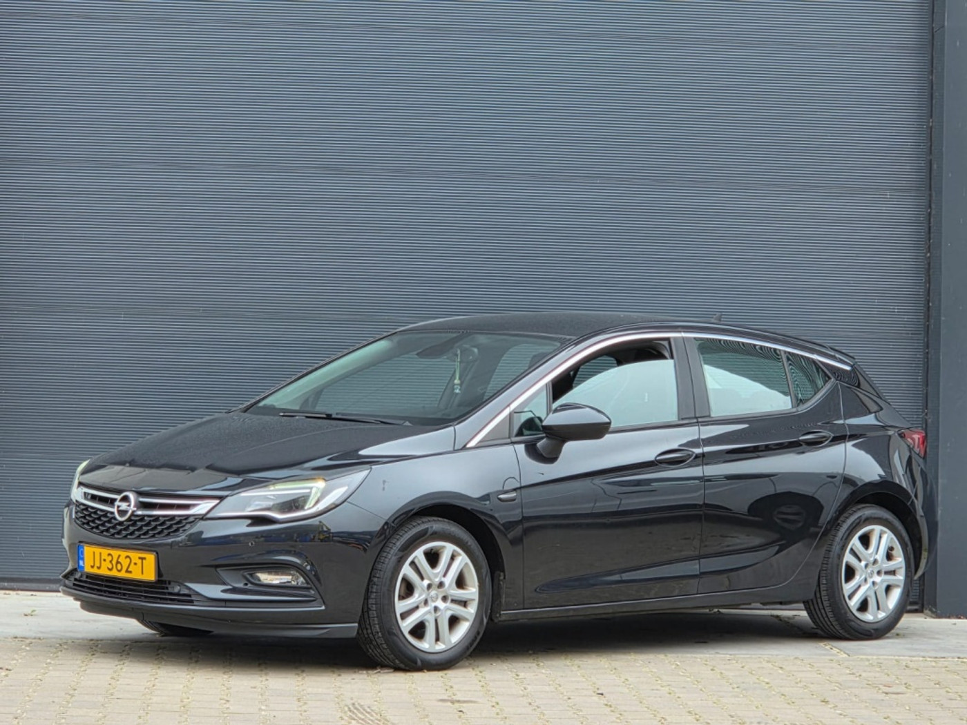 Opel Astra 1.0 Edition nap bomvol optie's apk 04-2027!! 2016 - voorkant