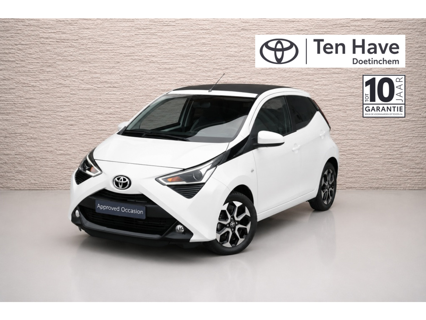 Toyota Aygo 1.0 VVT-i x-joy cabrio 2021 - voorkant