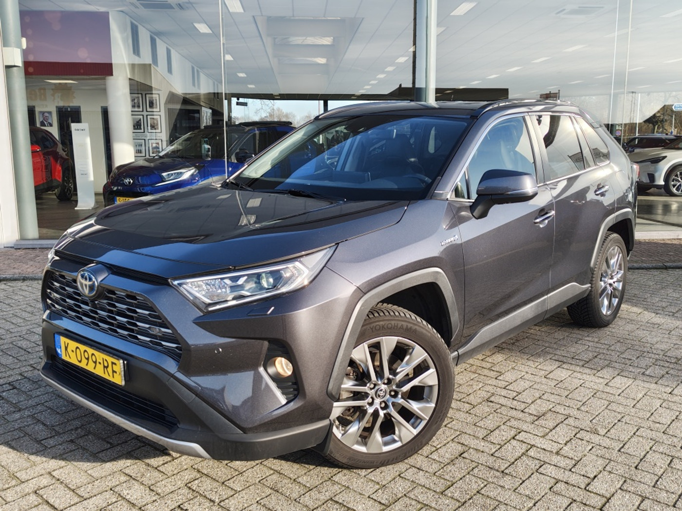 Toyota Rav4 2.5 Hybrid AWD Executive 2021 - voorkant