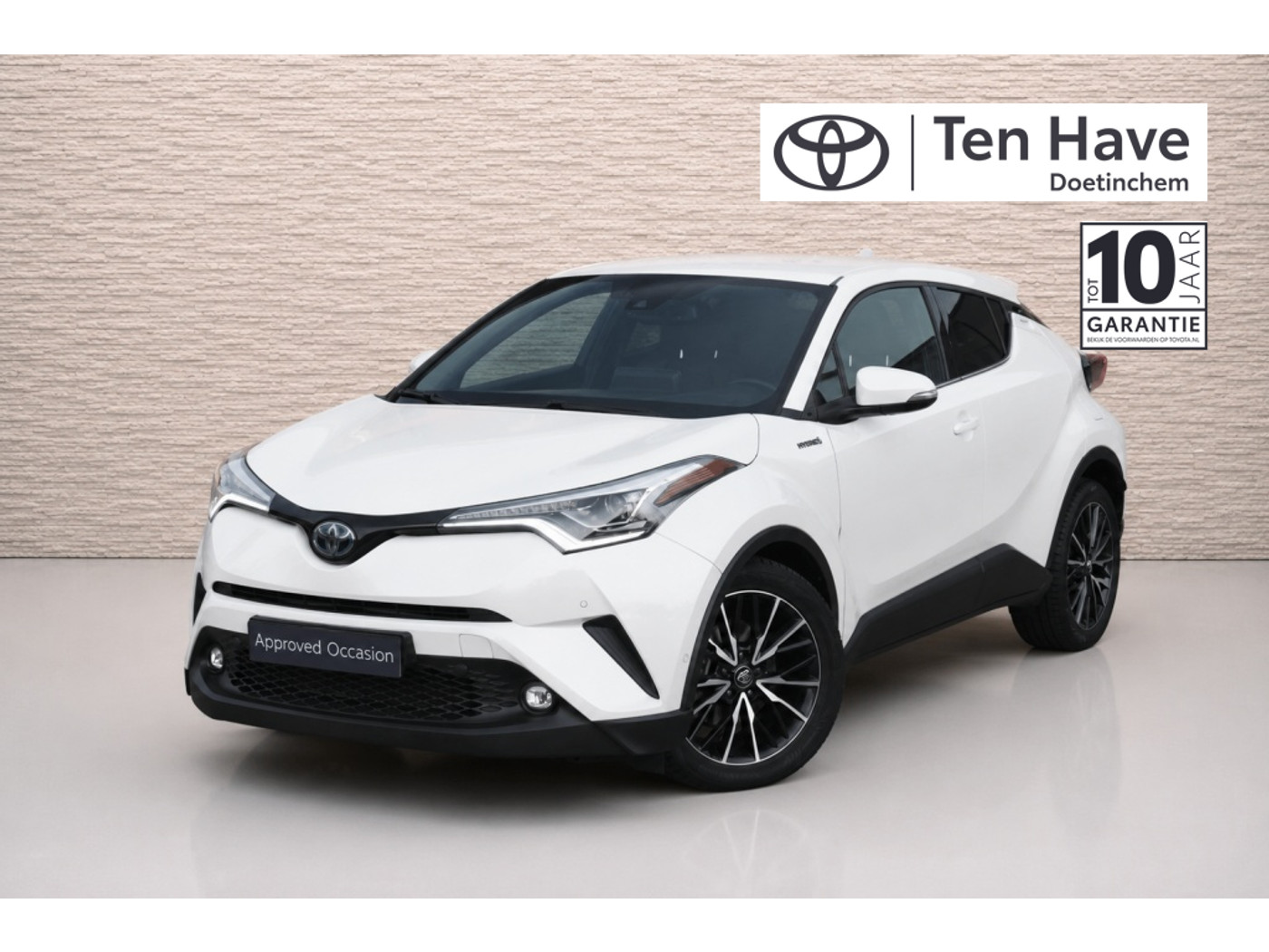 Toyota Toyota C-hr 1.8 Hybrid Executive Automaat | Parkeersensoren voor en achter | 2018 - voorkant