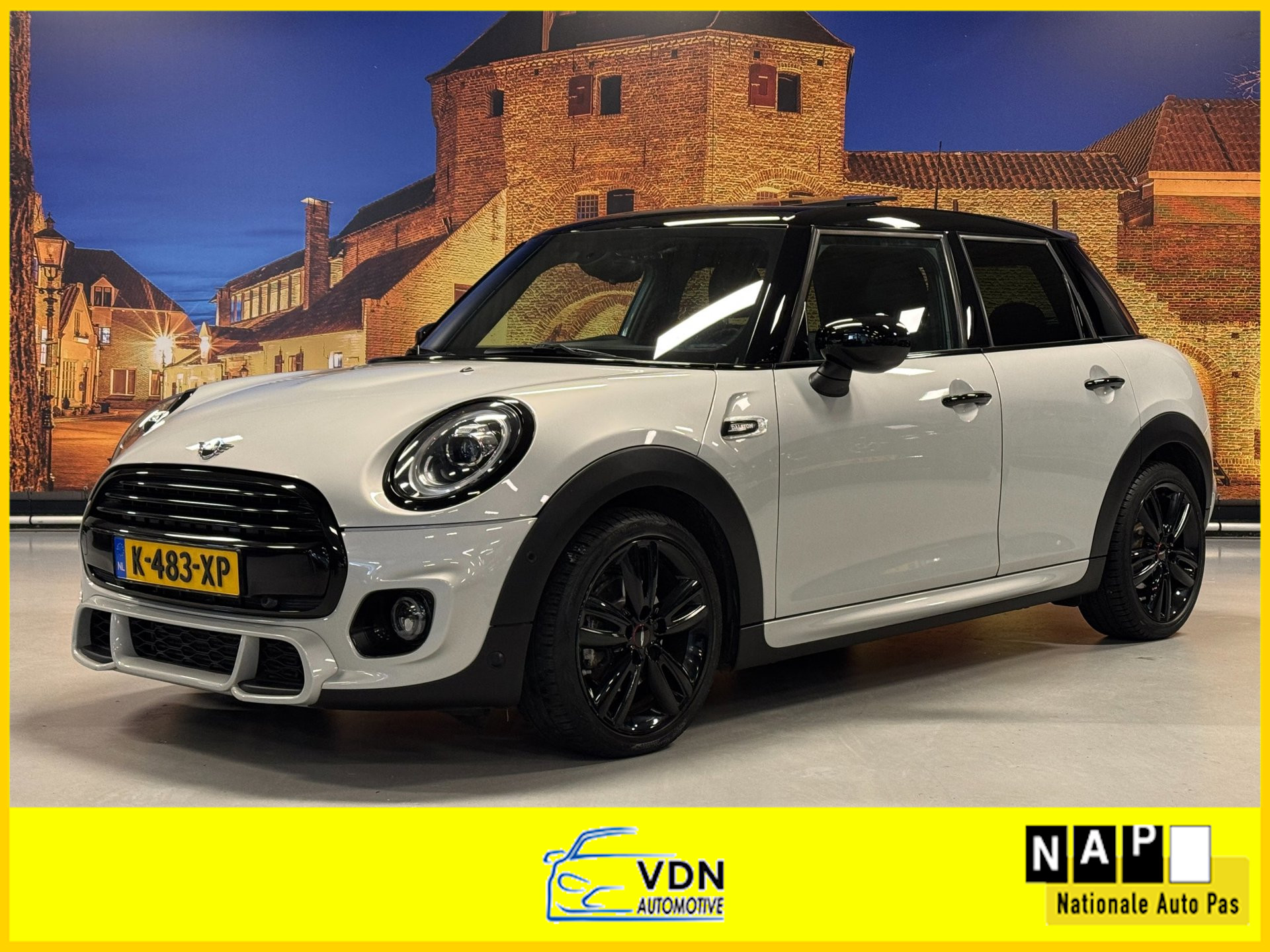 Mini Cooper 1.5 Dalston Edition Aut Leer Panodak LED Carplay 2021 - voorkant
