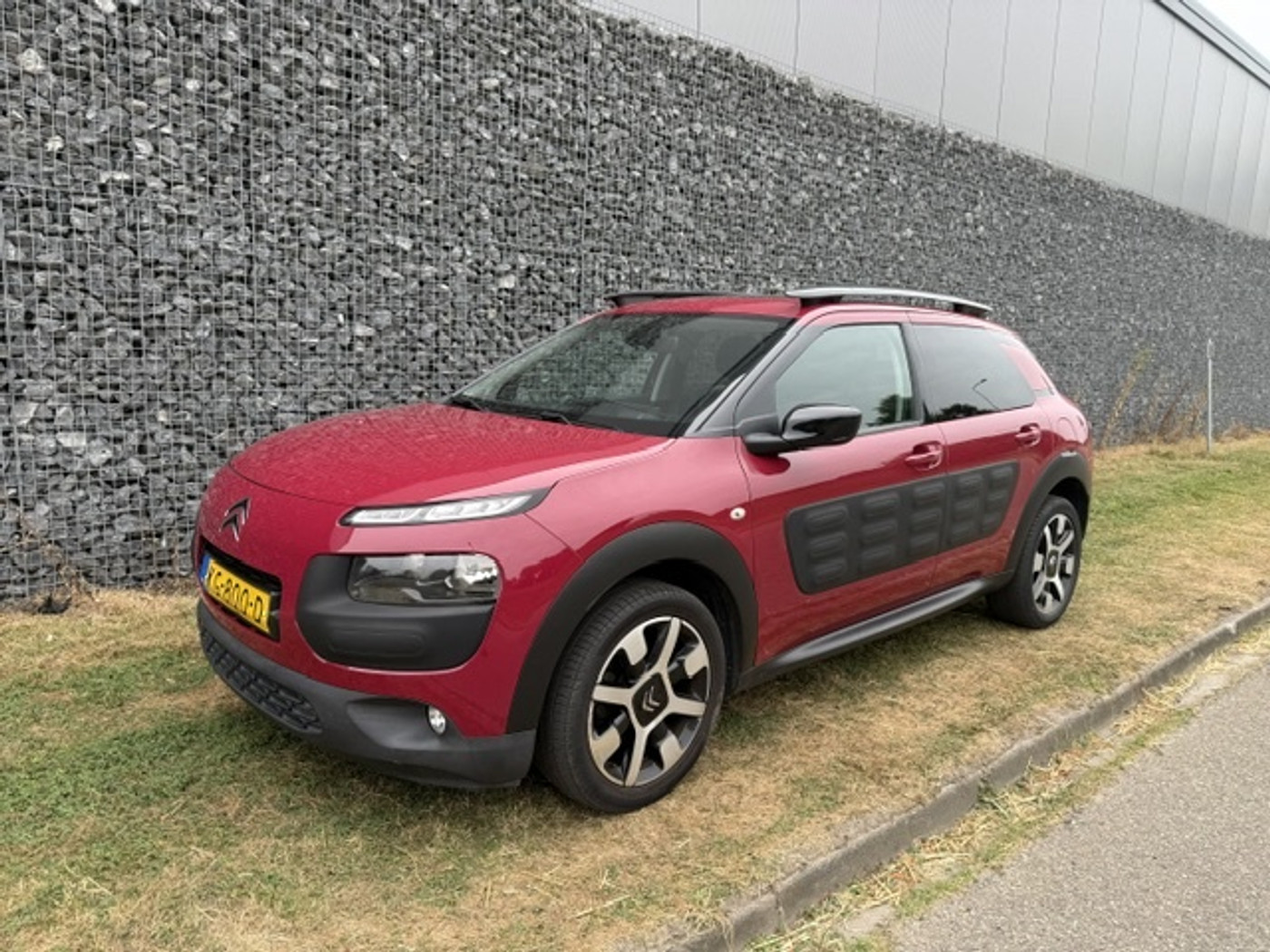 Citroen C4 Cactus 1.2 PureTech Shine Pano | Automaat 2016 - voorkant
