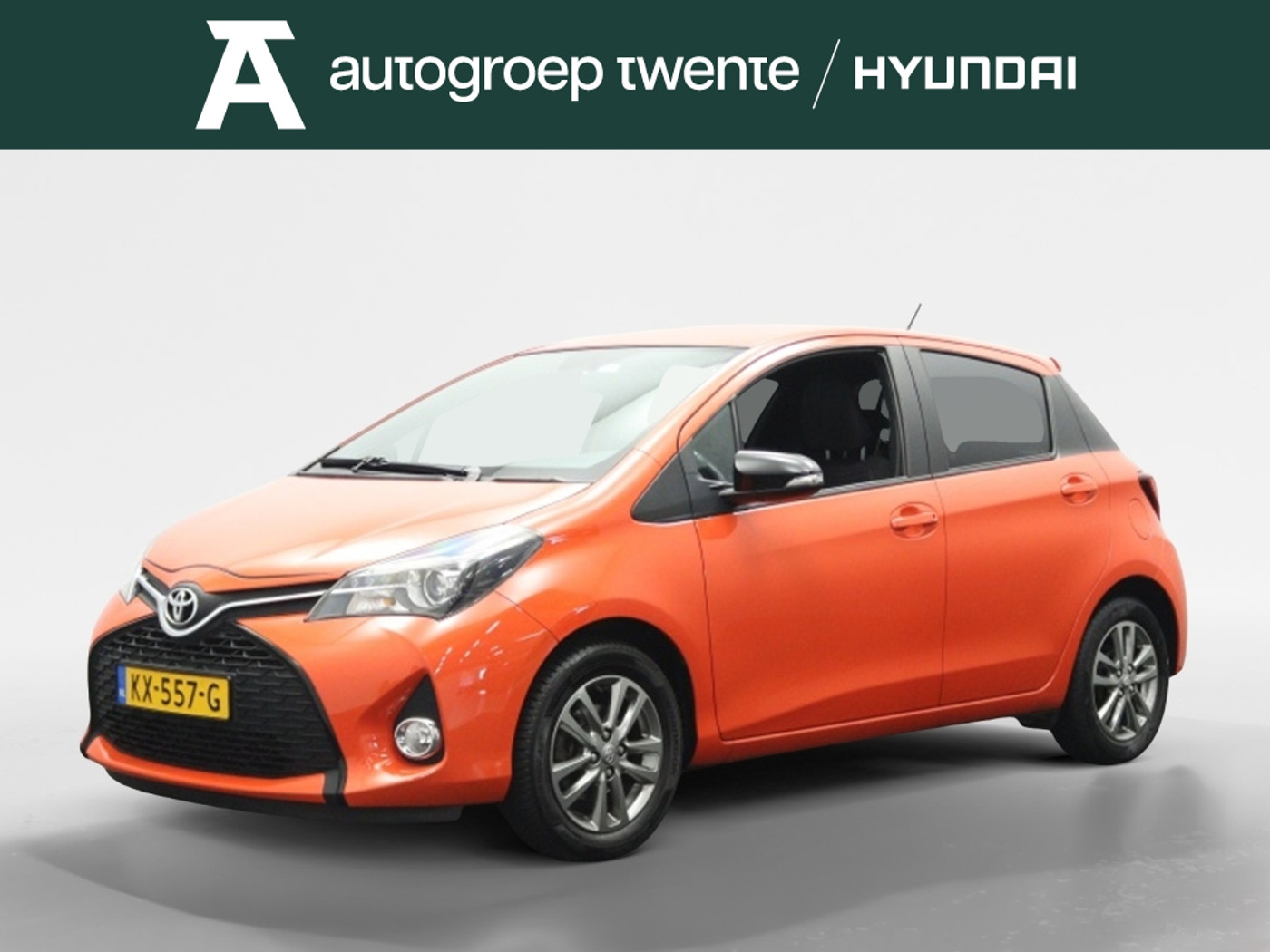 Toyota Toyota Yaris 1.3 VVT-i Orange Sport | Navigatie | Camera | Cruise control 2016 - voorkant