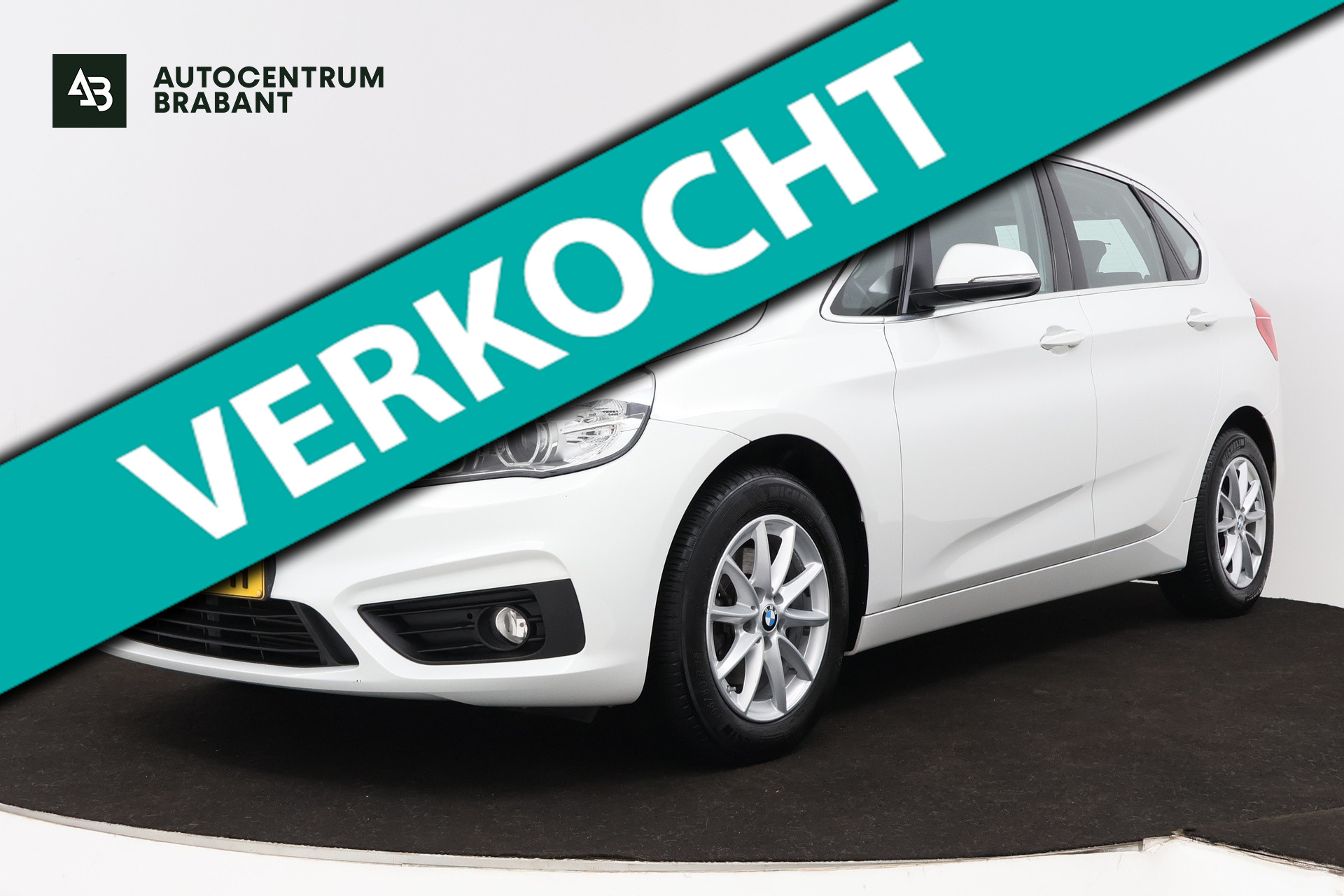 BMW 218i Active Tourer 218i Centennial High Executive (STOELVERWARMING, HEAD-UP, PDC, NAVI, LEDER, LED) 2017 - voorkant