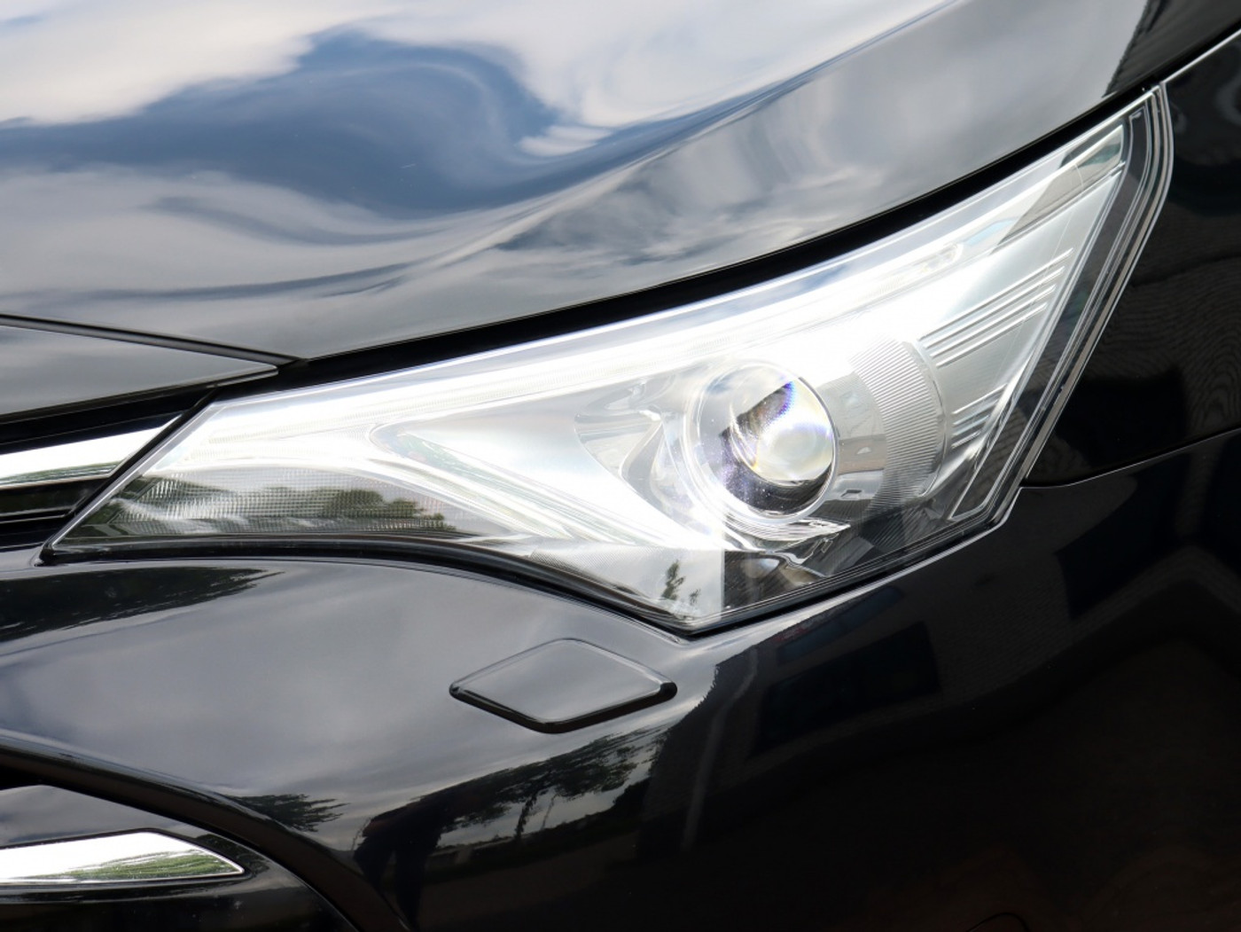 Foto van Toyota Avensis Touring Sports