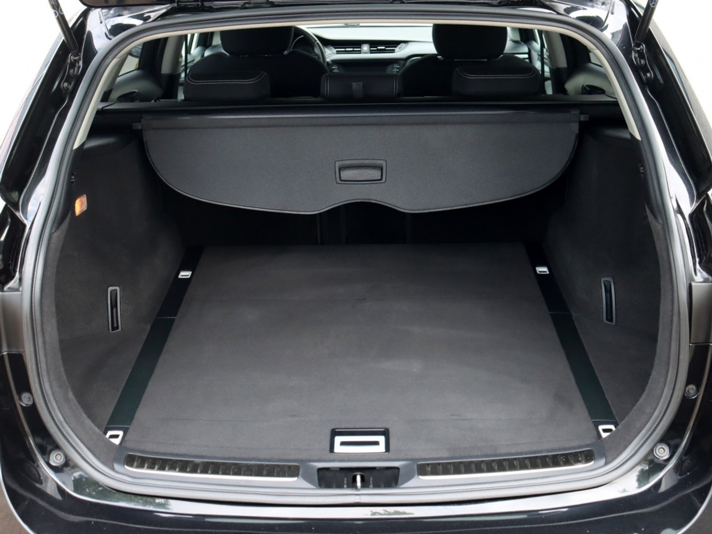 Foto van Toyota Avensis Touring Sports