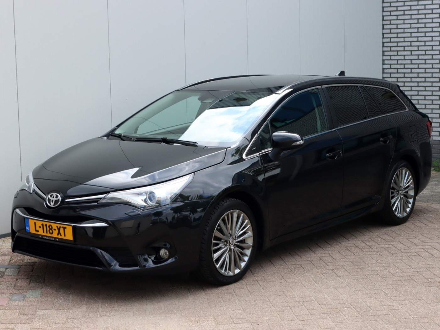 Foto van Toyota Avensis Touring Sports