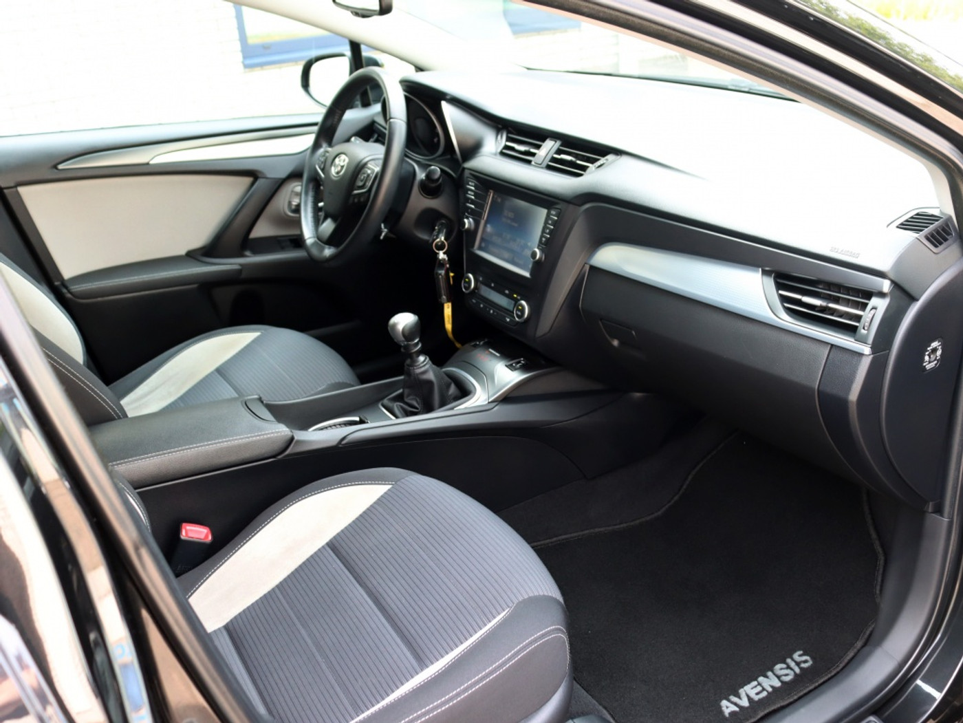 Foto van Toyota Avensis Touring Sports