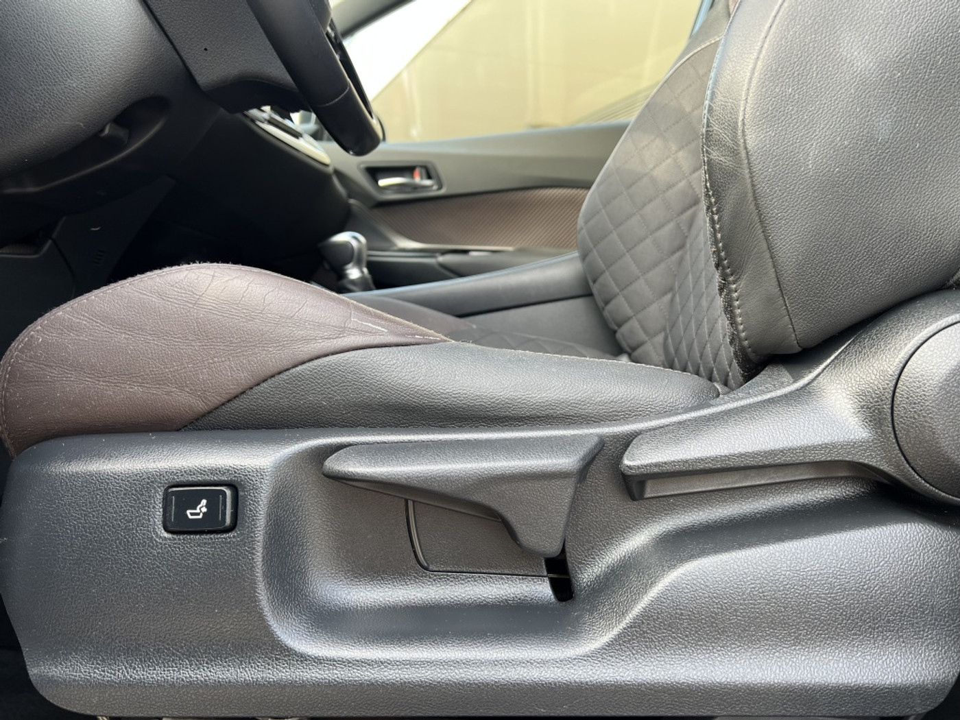 Foto van Toyota Toyota C-hr