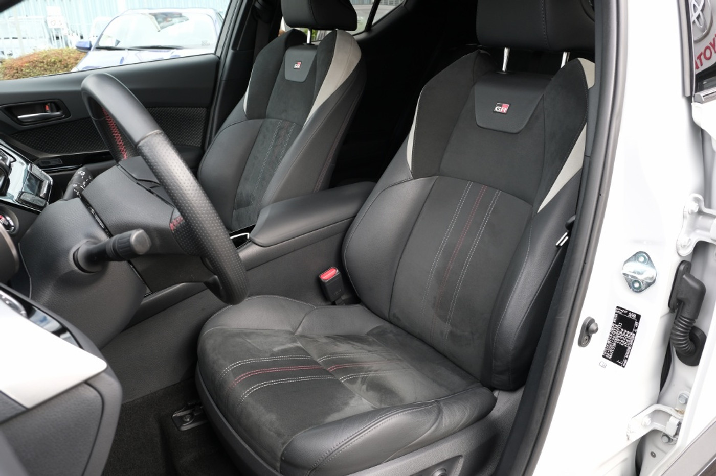 Foto van Toyota C-hr