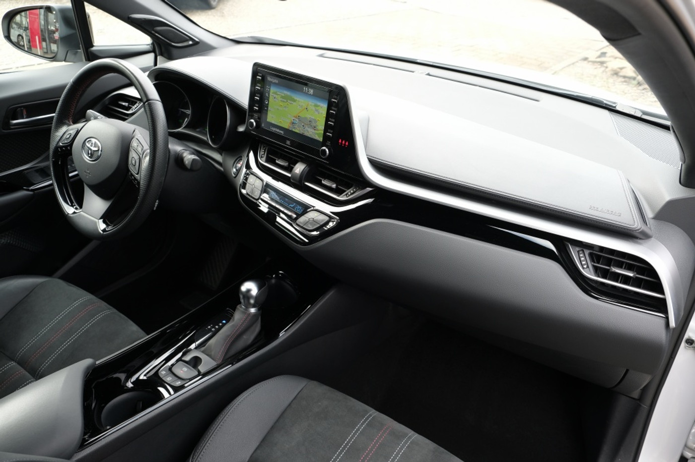 Foto van Toyota C-hr