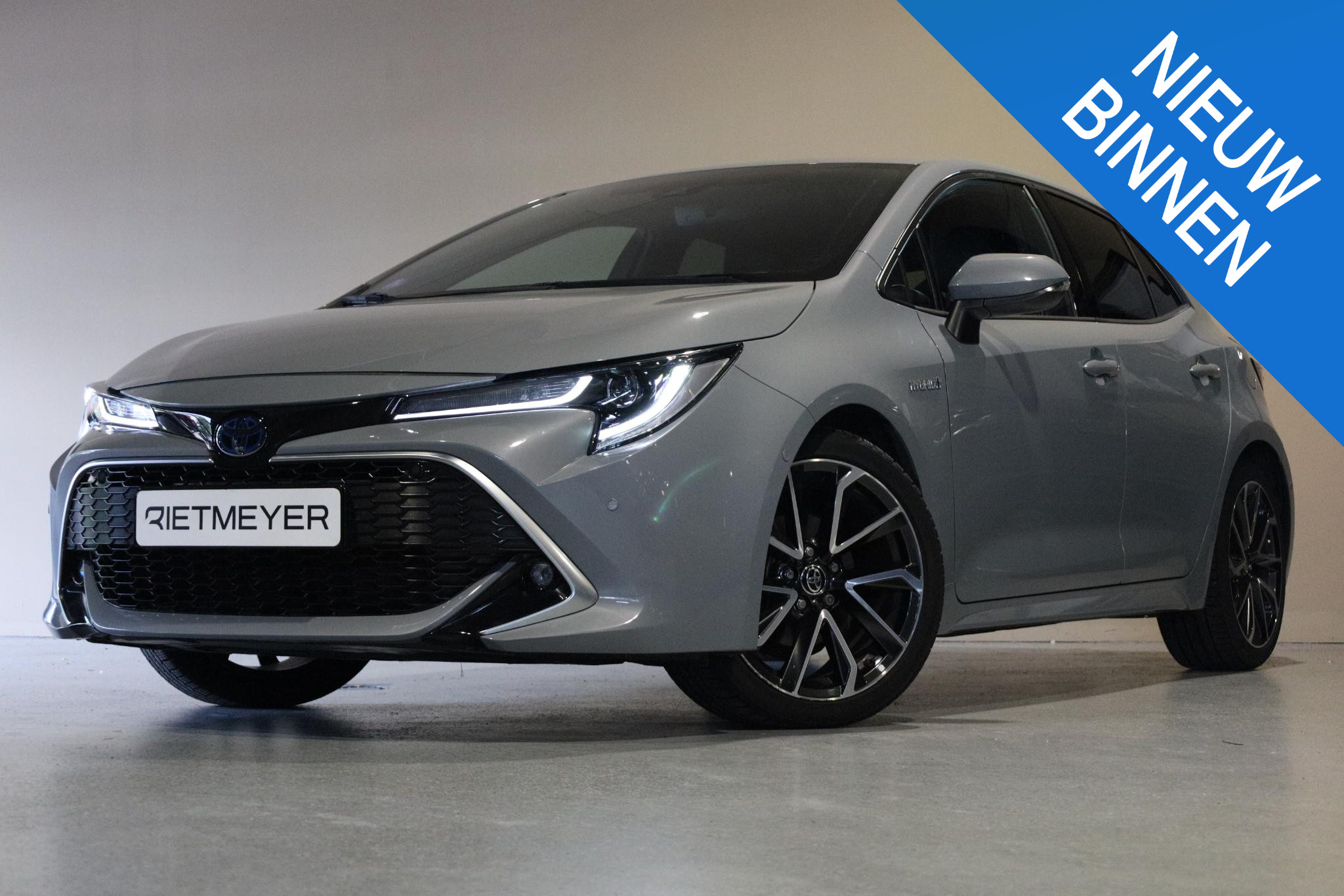 Toyota Toyota Corolla 1.8 Hybrid Executive 2021 - voorkant