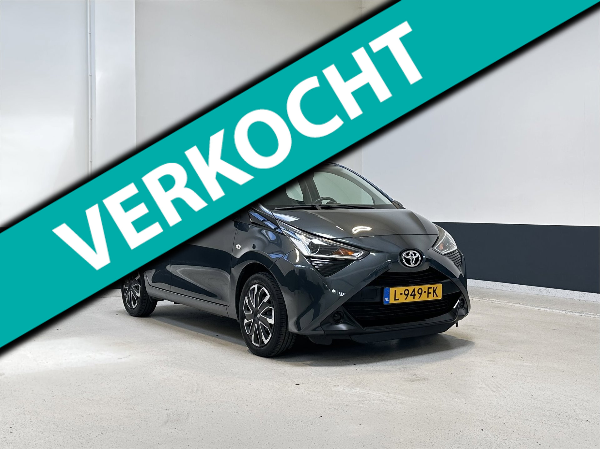 Toyota Toyota Aygo 1.0 VVT-i x-play limited | NL |1 EIg | Carplay/ Android Auto | Camera | PDC | 2021 - voorkant
