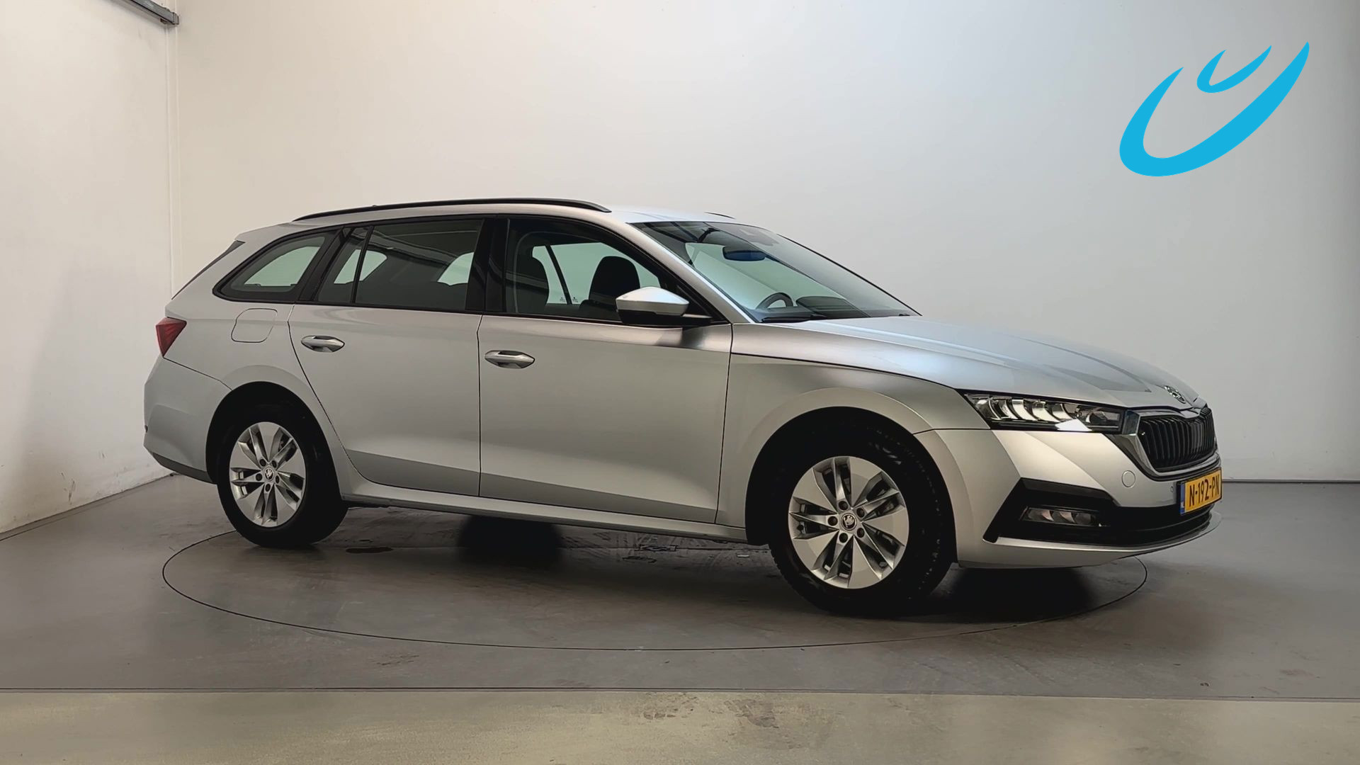 Skoda Octavia 1.0 e-TSI DSG Business Edition Adaptive Cruise Trekhaak Virtual Cockpit Camera DAB+ 2021 - voorkant
