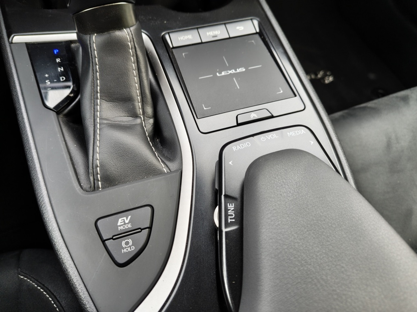 Foto van Lexus Lexus Ux250h