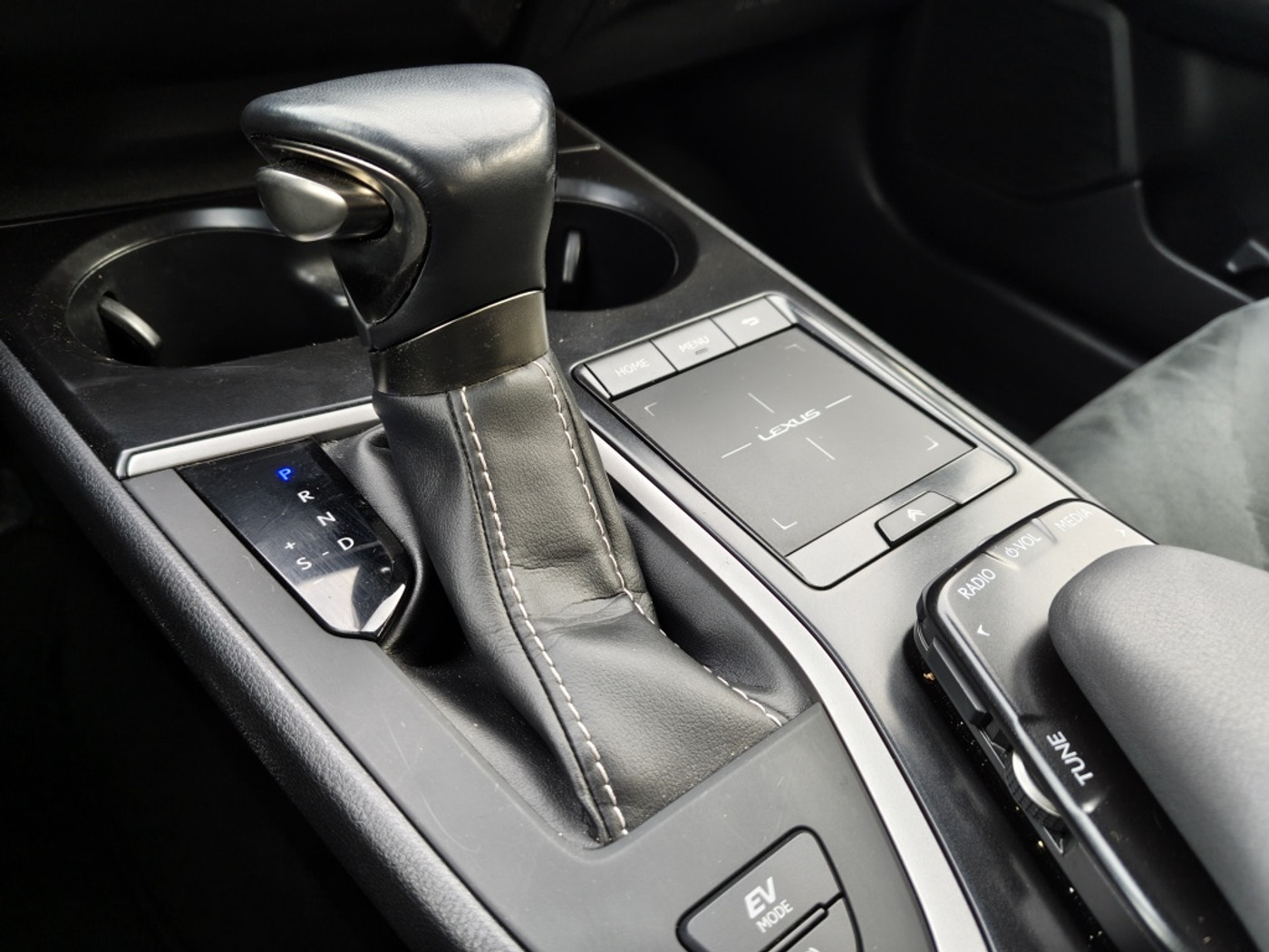 Foto van Lexus Lexus Ux250h