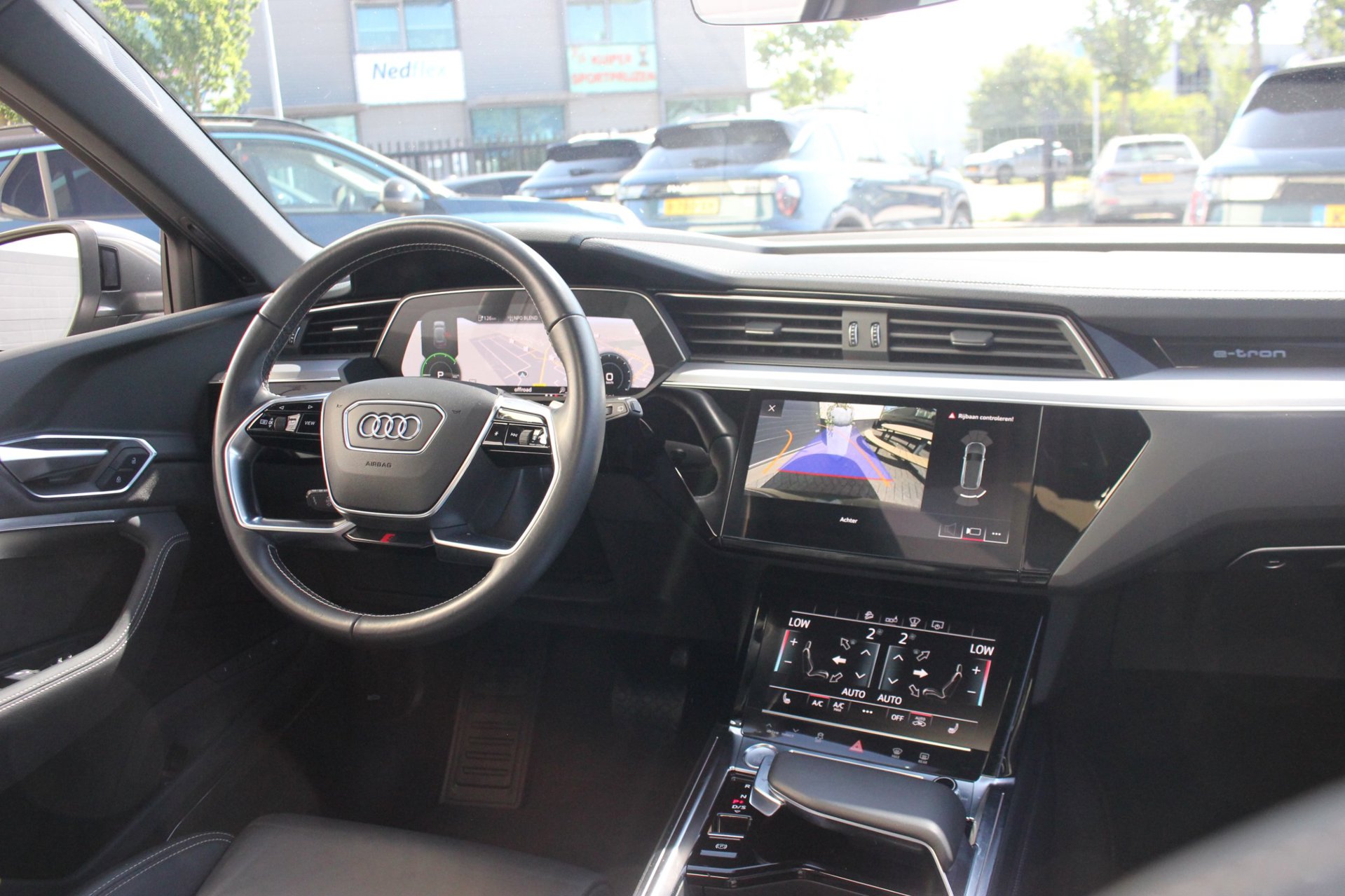 Foto van Audi E-tron 50