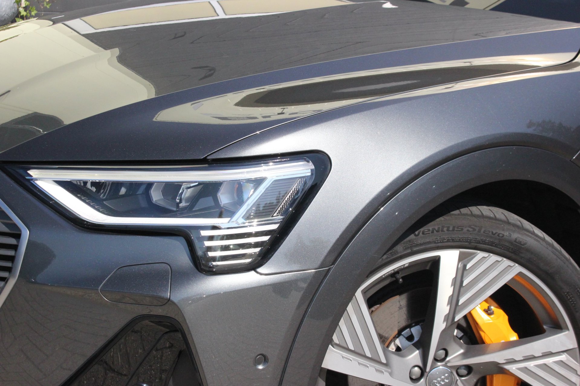 Foto van Audi E-tron 50