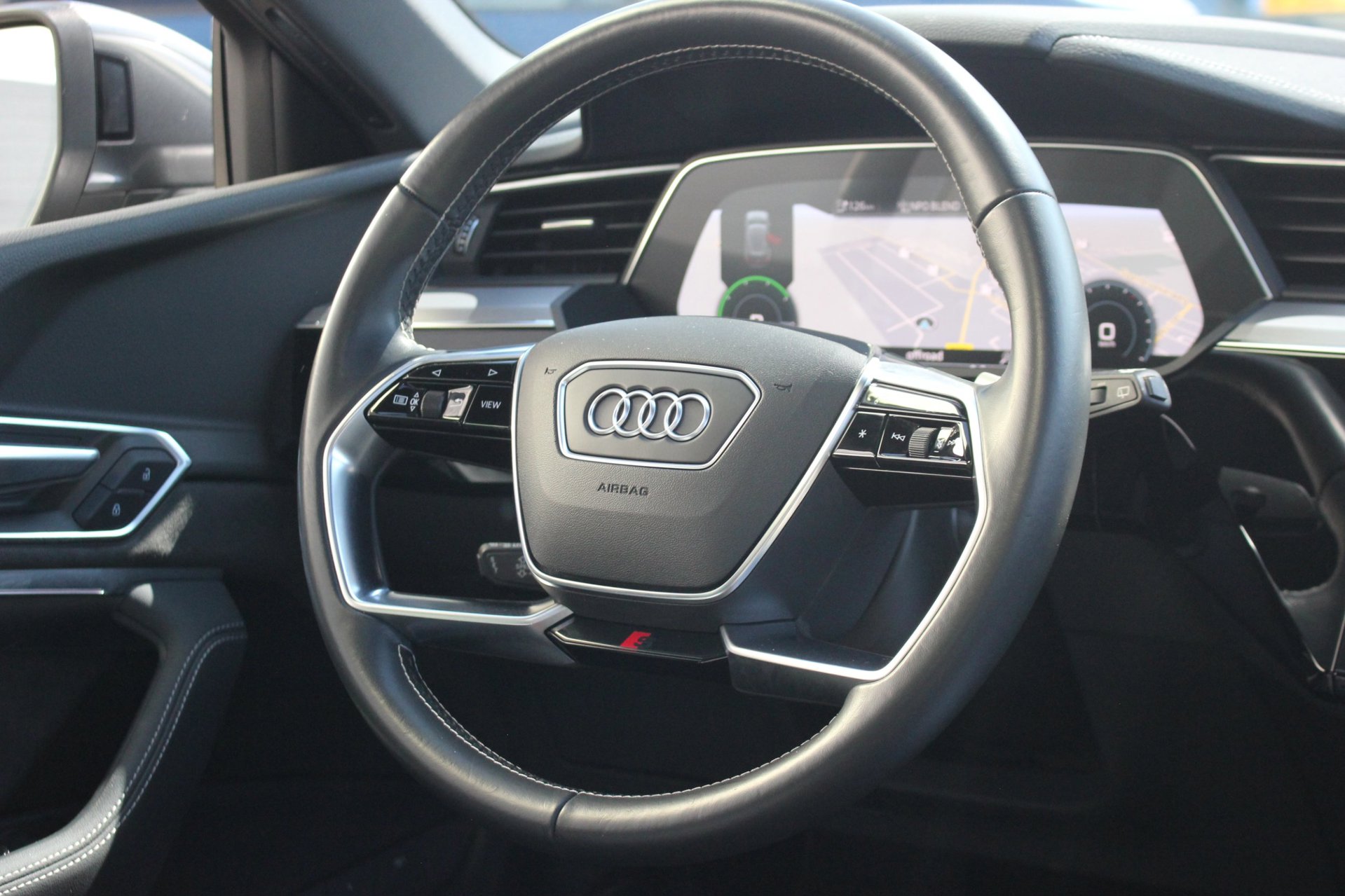 Foto van Audi E-tron 50