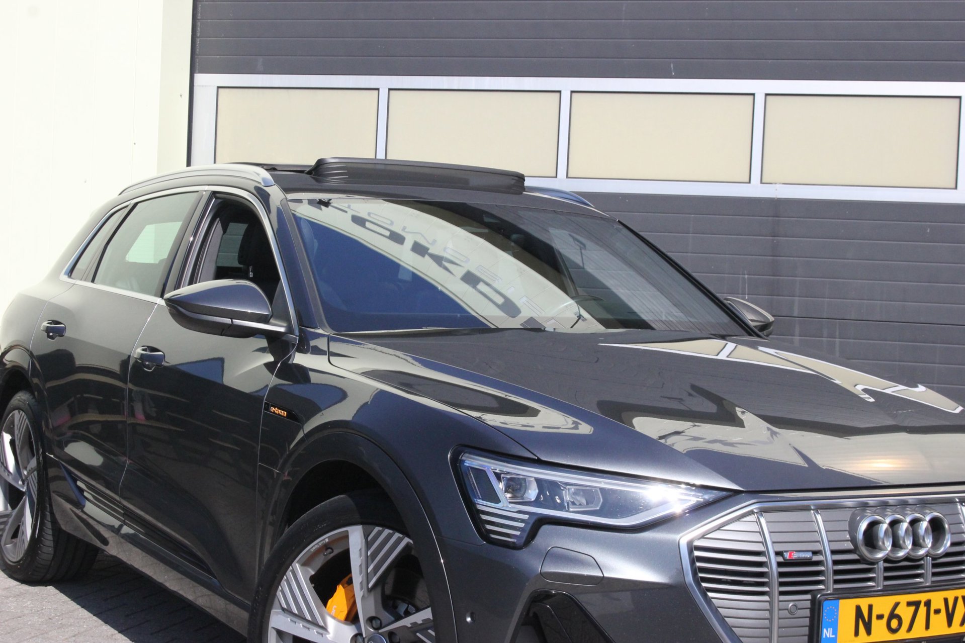 Foto van Audi E-tron 50