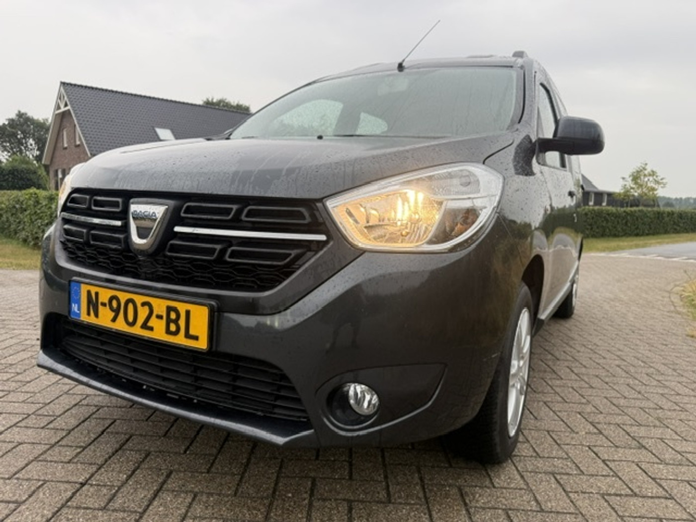 Dacia Dokker 1.6 SCe 2017 - voorkant