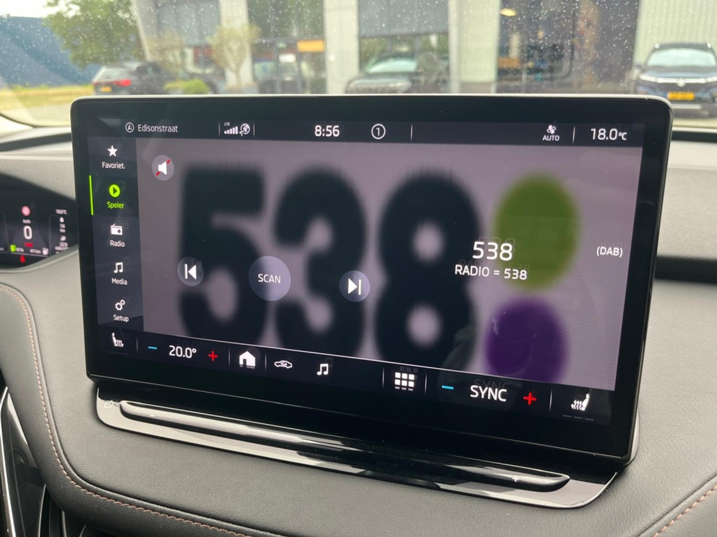 Foto van Skoda Enyaq 80