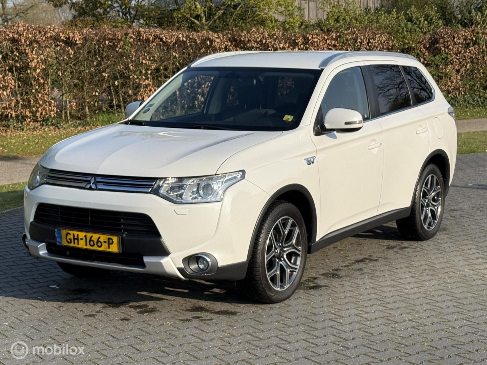 Mitsubishi Mitsubishi Outlander 2.0 PHEV Instyle+ 2015 - voorkant