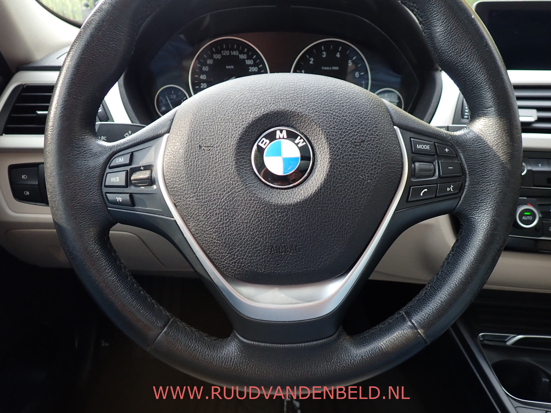 Foto van BMW 320i