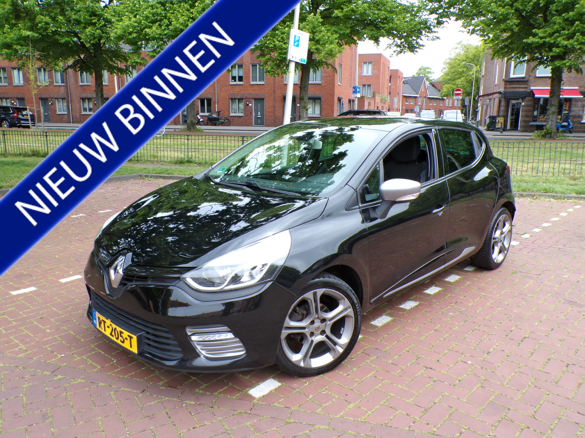 Renault Clio 0.9 TCe Iconic 2016 - voorkant