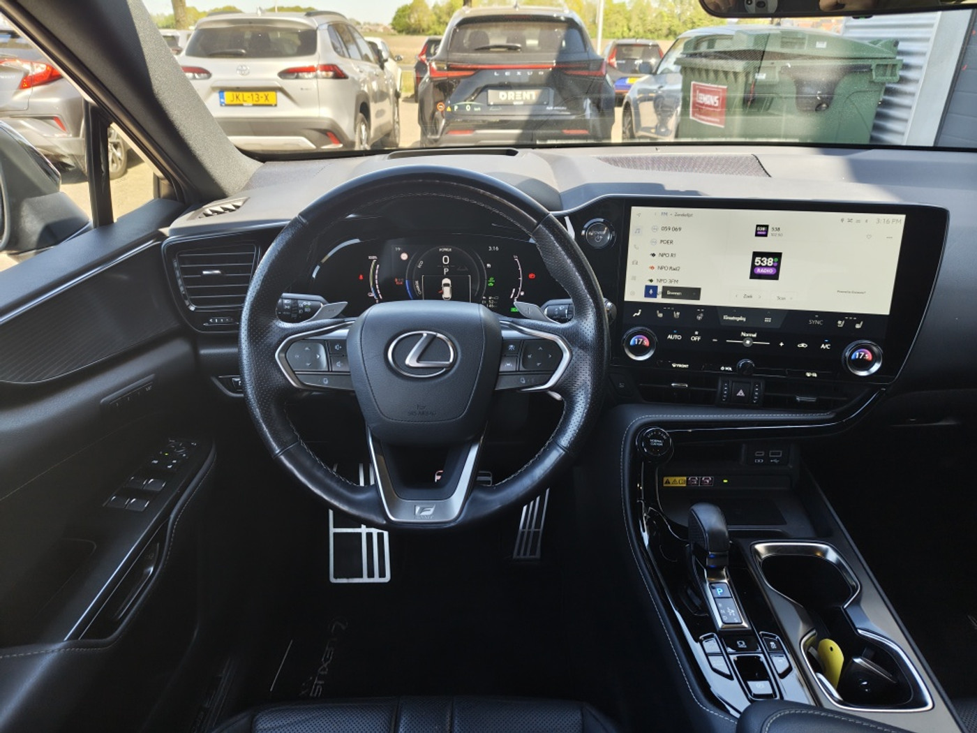 Foto van Lexus Lexus Nx450h+