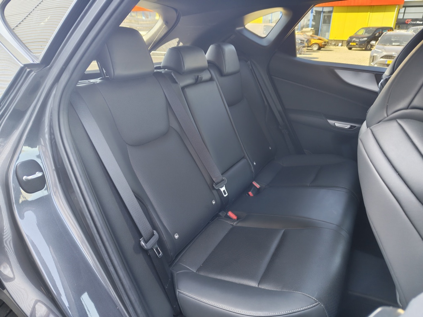 Foto van Lexus Lexus Nx450h+