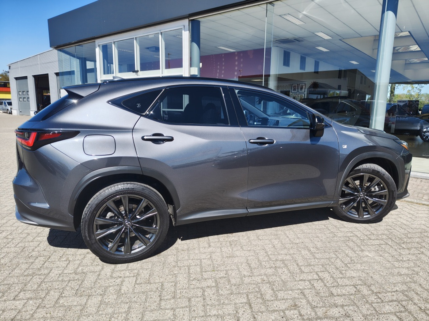 Foto van Lexus Lexus Nx450h+