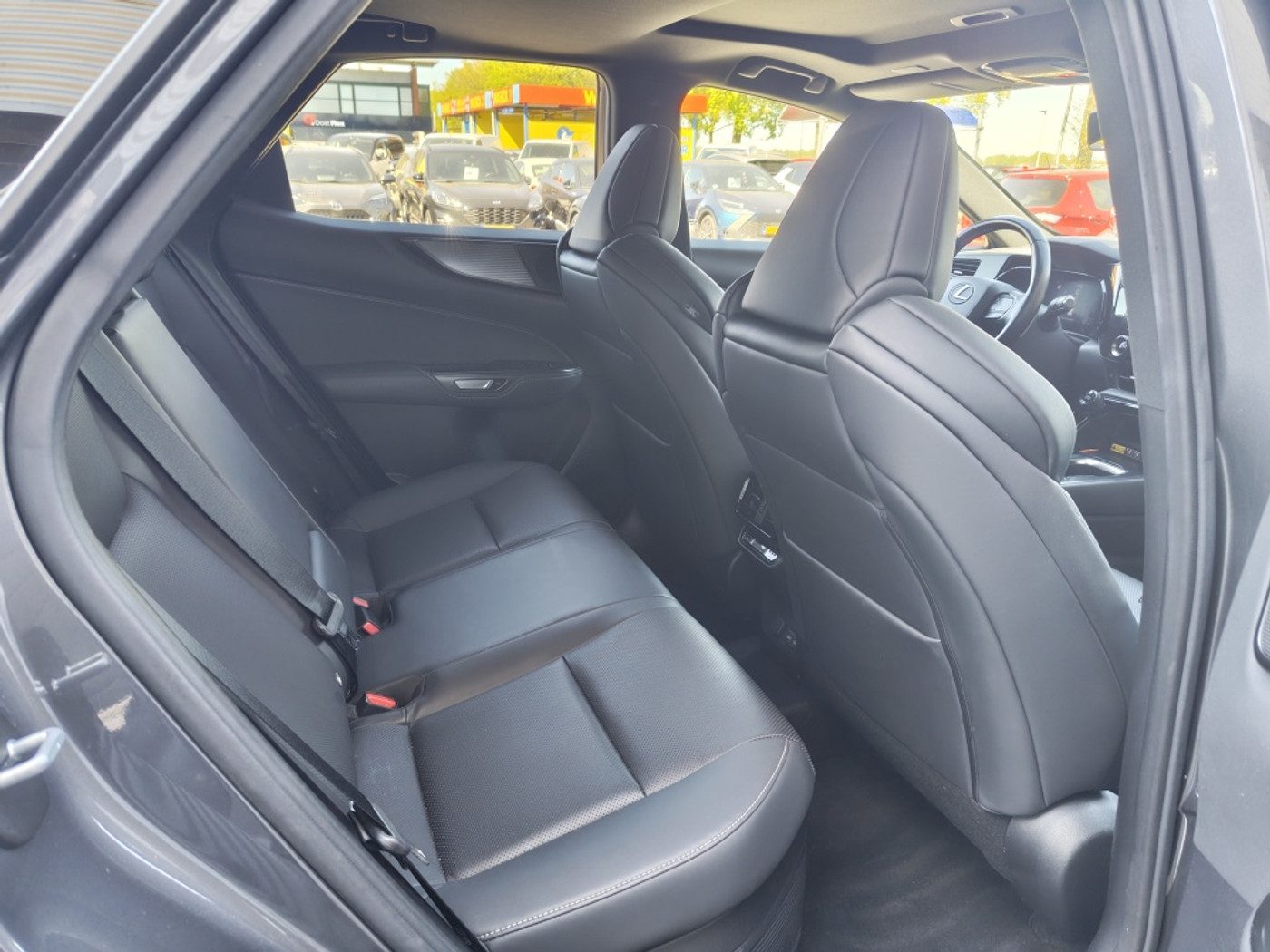 Foto van Lexus Lexus Nx450h+