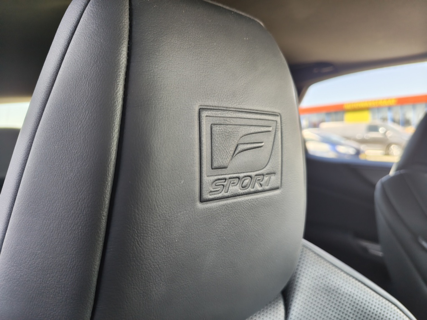 Foto van Lexus Lexus Nx450h+