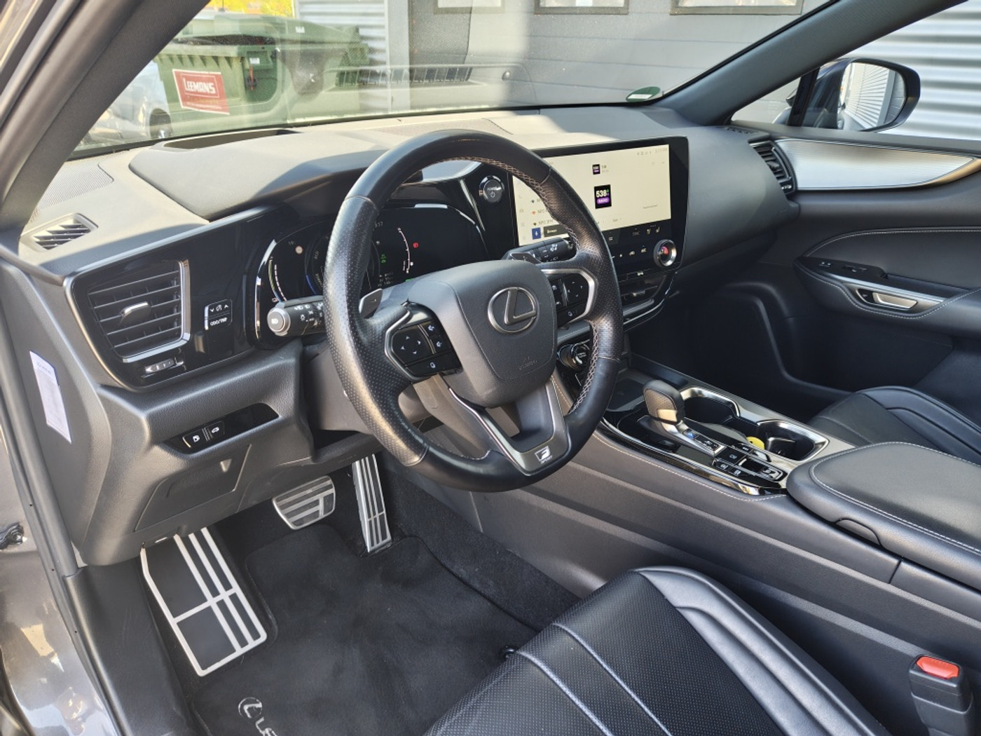 Foto van Lexus Lexus Nx450h+