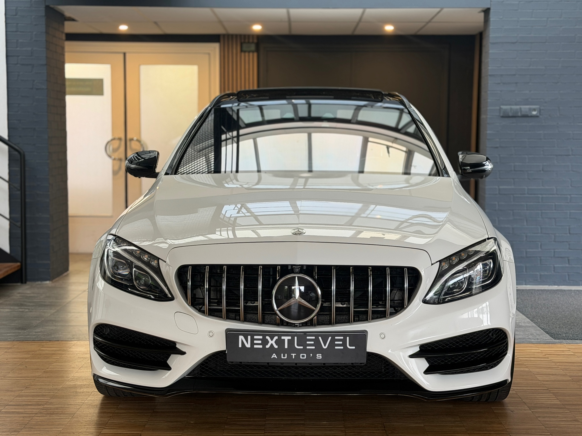 Foto van Mercedes-Benz C 200