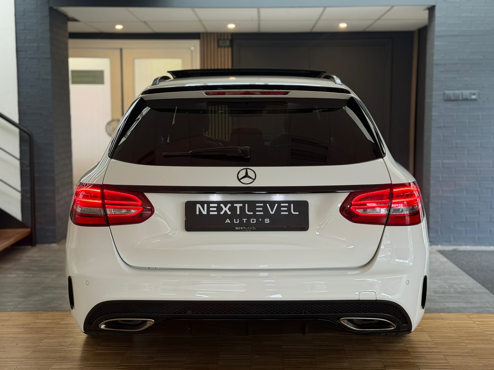 Foto van Mercedes-Benz C 200